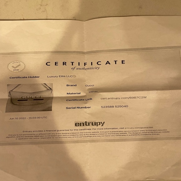 Beautiful Gucci half moon leather hobo bag. Like new! Perfect condition - Picture 2 of 9